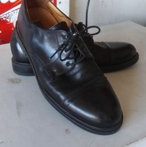 Johnston and Murphy dress shoes